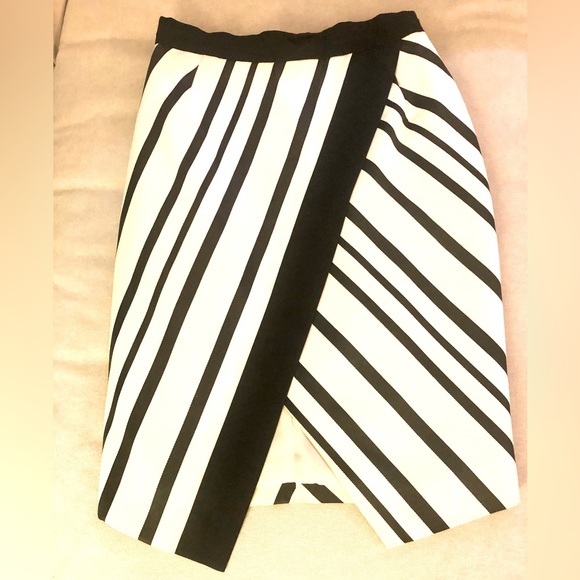 Fitted Skirt Front Split H&M Pencil Skirt - Picture 4 of 8